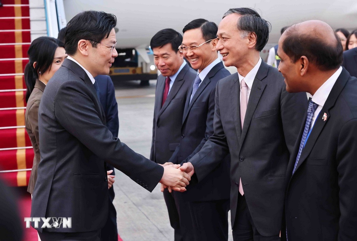 ...đón Thủ tướng Singapore thăm chính thức Việt Nam ...đón Thủ tướng Singapore thăm chính thức Việt Nam