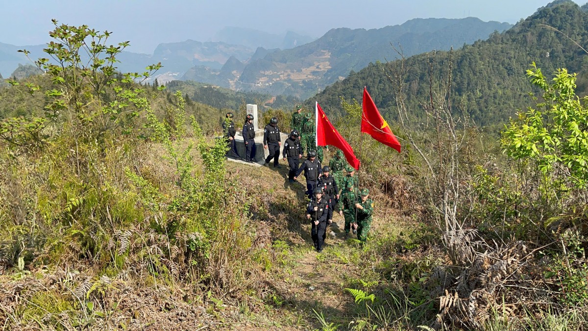 Tuần tra song phương biên giới Việt Nam – Trung Quốc Tuần tra song phương biên giới Việt Nam – Trung Quốc