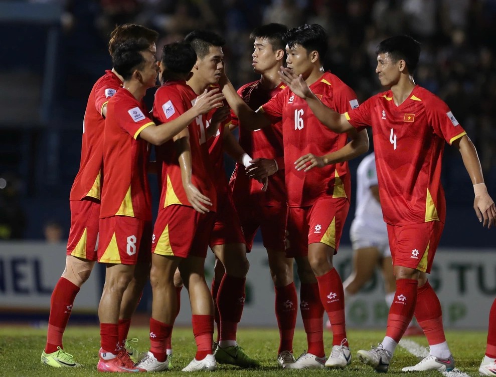 Đội tuyển Việt Nam dự kiến tăng 4 bậc xếp hạng FIFA Đội tuyển Việt Nam dự kiến tăng 4 bậc xếp hạng FIFA