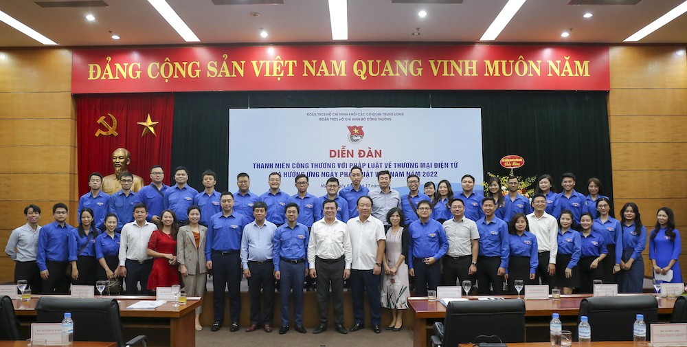 Diễn đàn "Thanh niên Công Thương với pháp luật về thương mại điện tử"