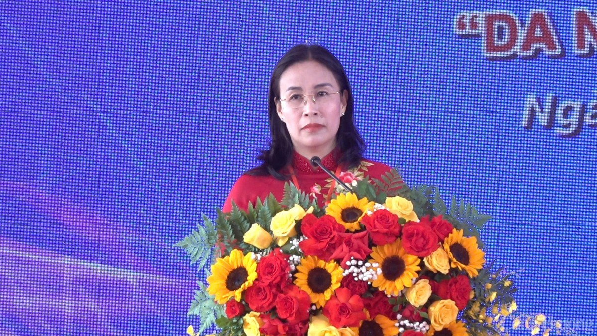 Phó Chủ tịch UBND thành phố Đà Nẵng Nguyễn Thị Anh Thi phát biểu khai mạc Triển lãm