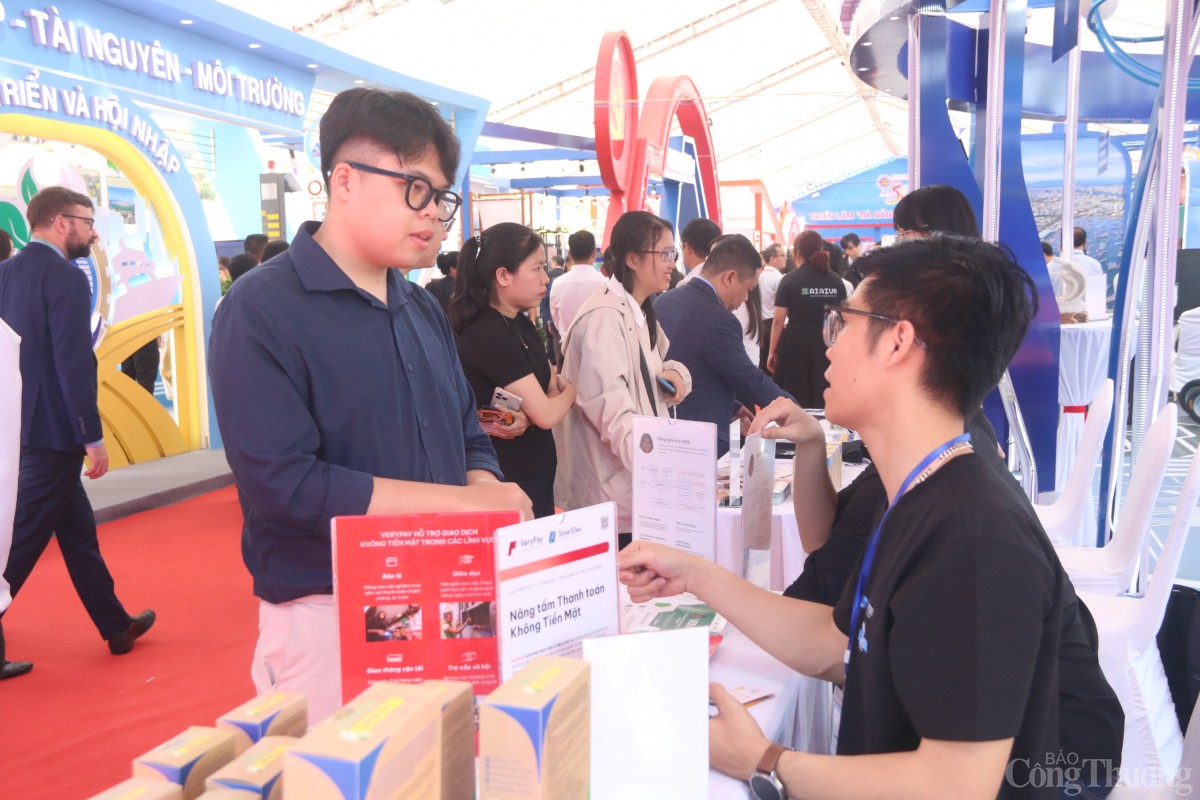 Khu vực giới thiệu các thành tự kinh tế - xã hội