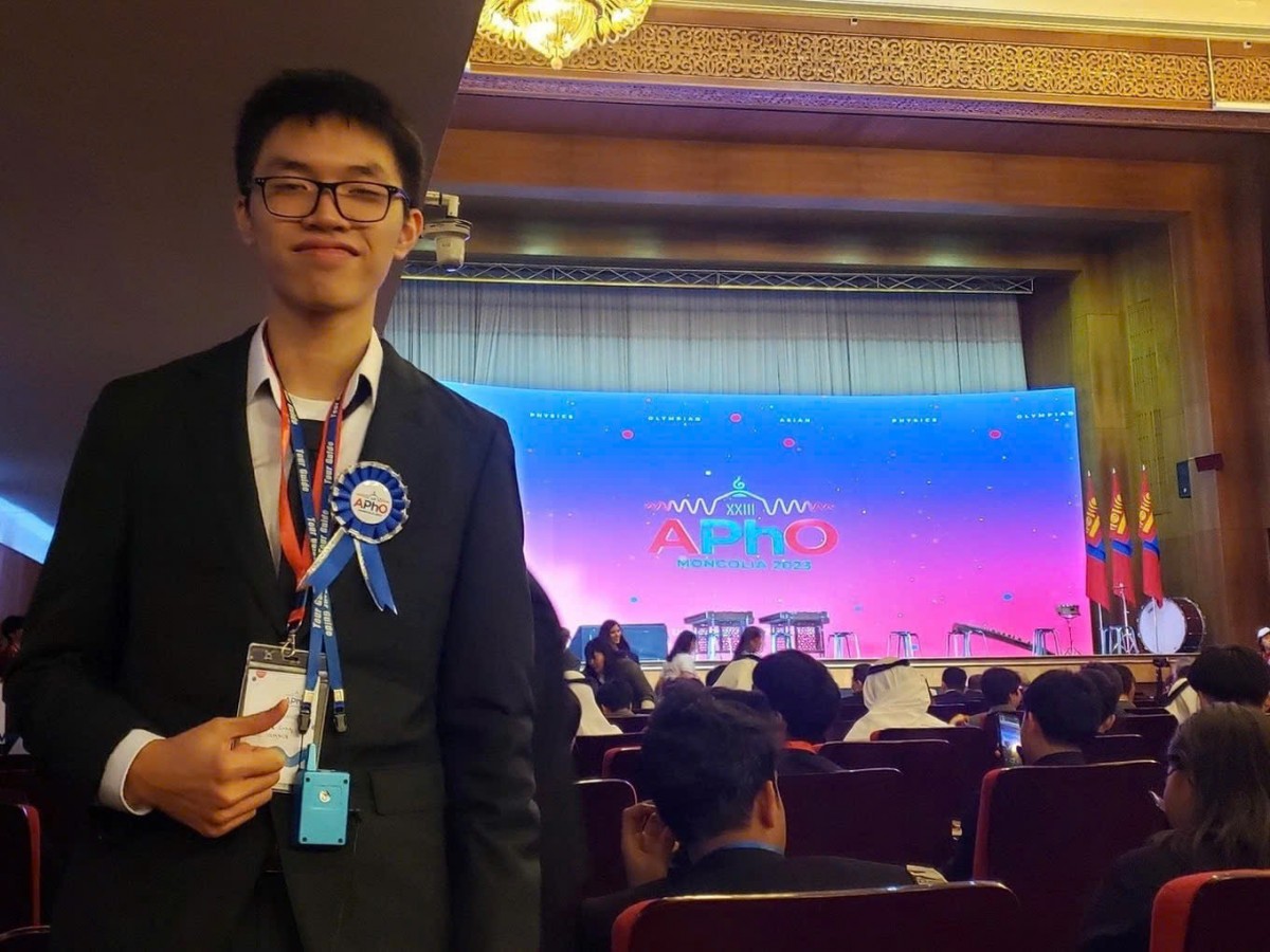 Thân Thế Công đạt Huy chương Đồng tại kỳ thi Olympic Vật lý châu Á - Thái Bình Dương năm 2023 (Ảnh: NVCC) Thân Thế Công đạt Huy chương Đồng tại kỳ thi Olympic Vật lý châu Á - Thái Bình Dương năm 2023 (Ảnh: NVCC)