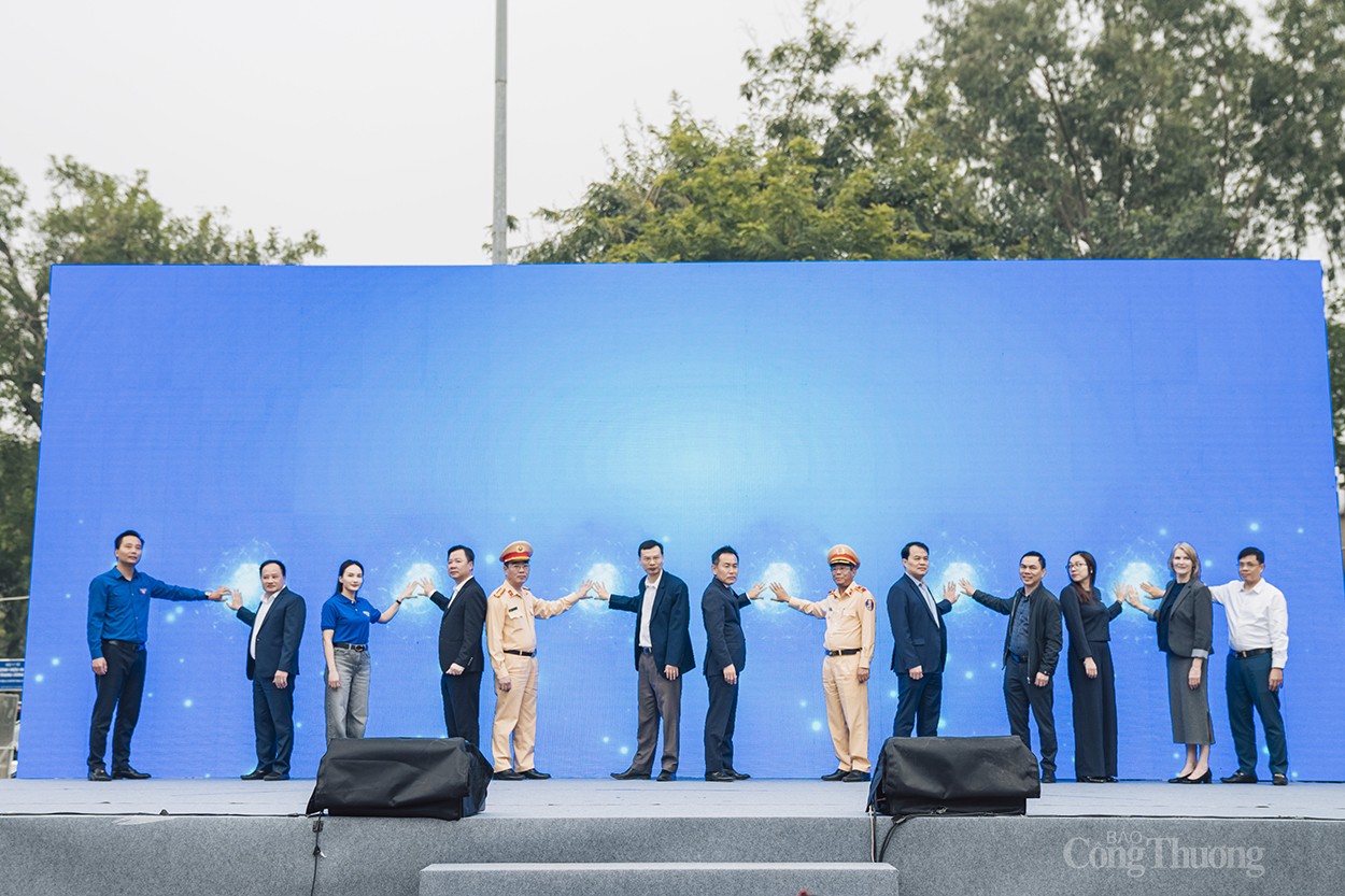 Xây dựng văn hóa giao thông từ tuổi trẻ