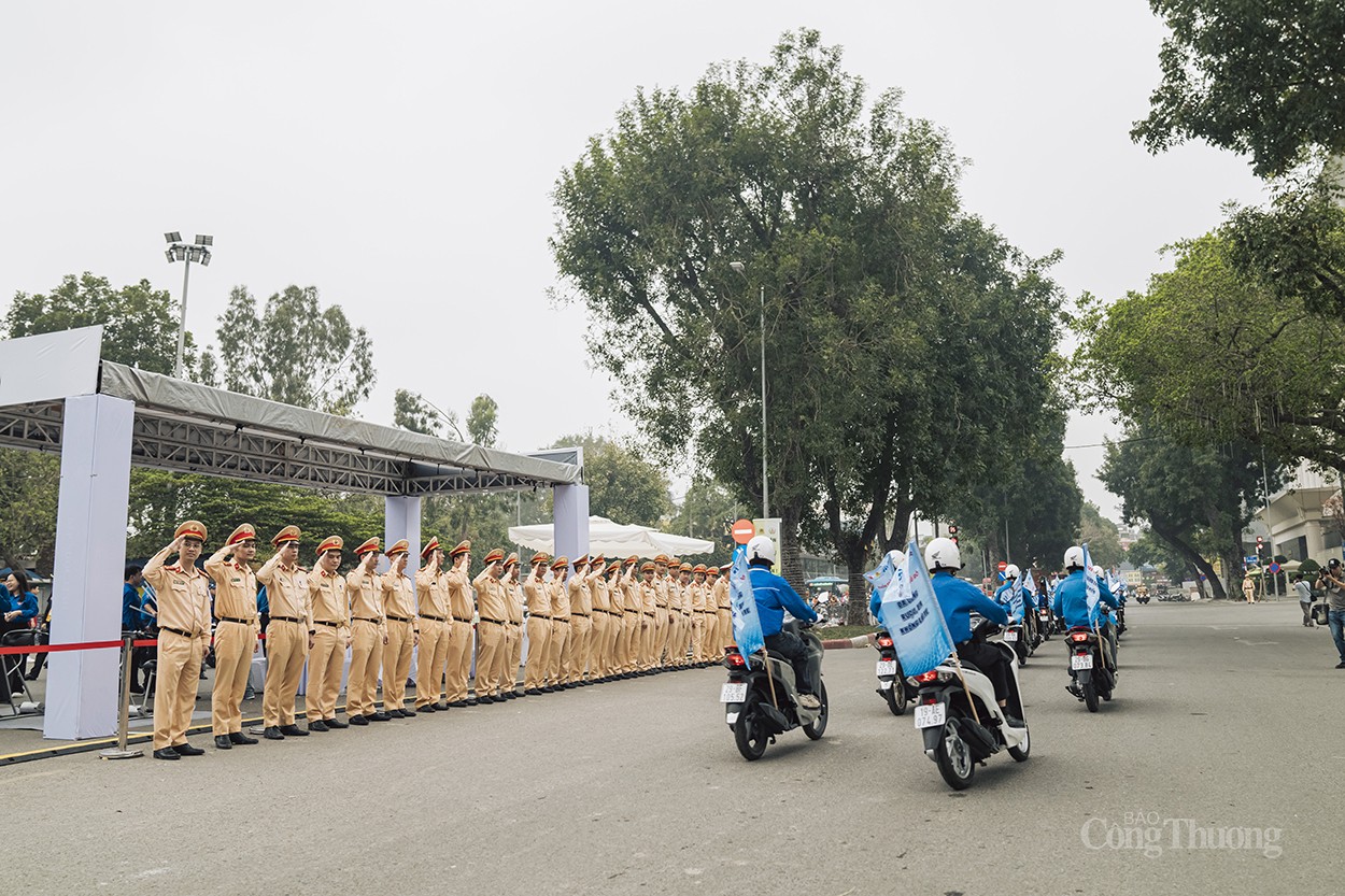 Xây dựng văn hóa giao thông từ tuổi trẻ