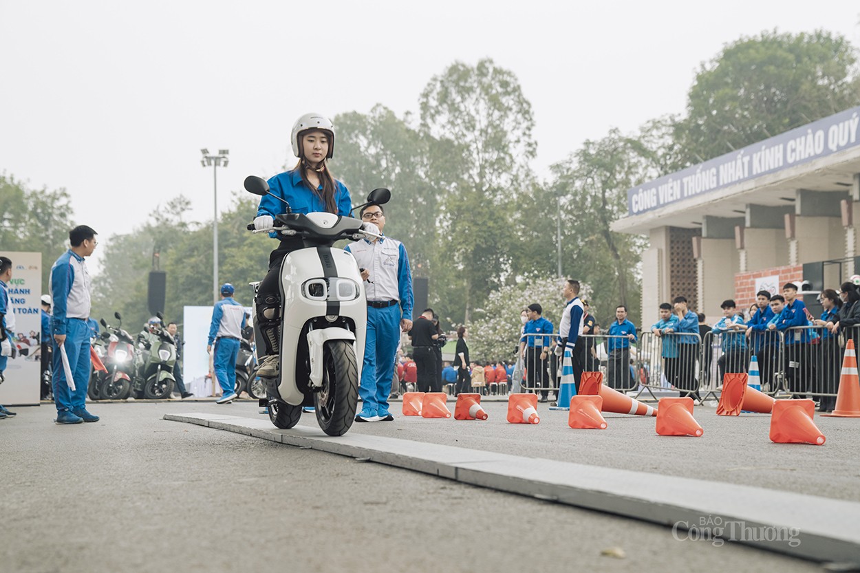 Xây dựng văn hóa giao thông từ tuổi trẻ