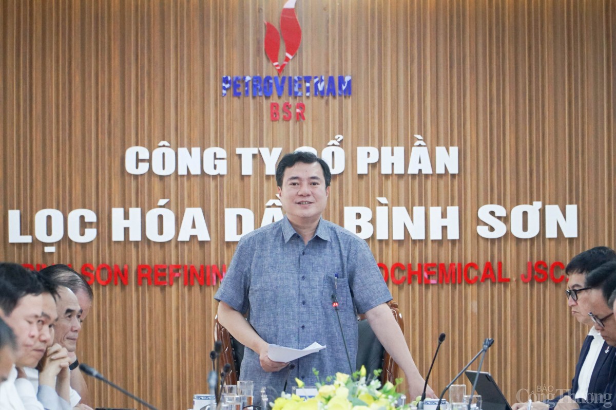 Thứ trưởng Nguyễn Sinh Nhật Tân tin tưởng Công ty Lọc hóa dầu Bình Sơn sẽ hoàn thành tốt các nhiệm vụ năm 2025, đồng thời đề nghị đơn vị tiếp tục đa dạng sản phẩm, đẩy mạnh ứng dụng khoa học công nghệ Thứ trưởng Nguyễn Sinh Nhật Tân tin tưởng Công ty Lọc hóa dầu Bình Sơn sẽ hoàn thành tốt các nhiệm vụ năm 2025, đồng thời đề nghị đơn vị tiếp tục đa dạng sản phẩm, đẩy mạnh ứng dụng khoa học công nghệ