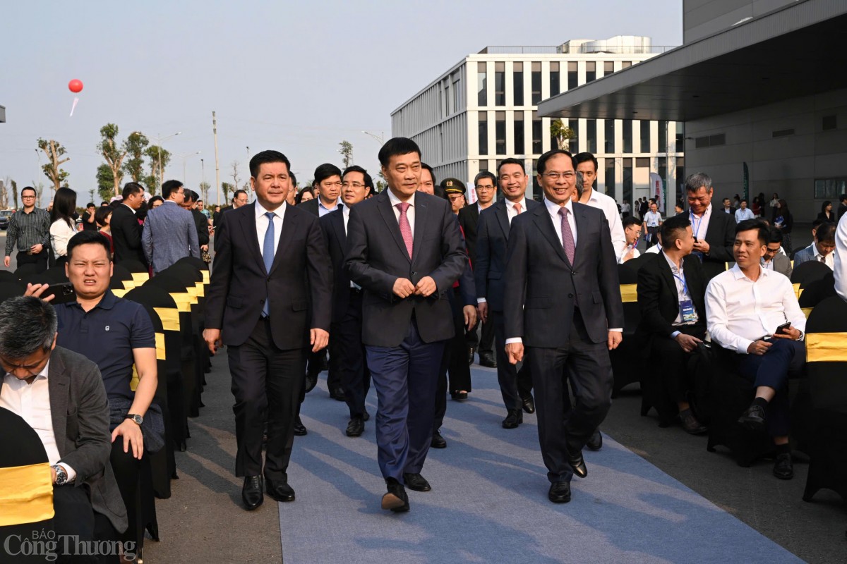 Khánh thành nhà máy Việt Hưng