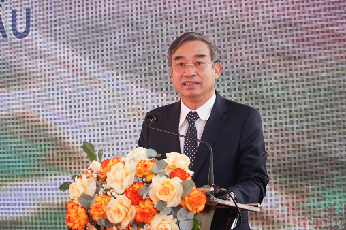 Chủ tịch UBND thành phố Đà Nẵng Lê Trung Chinh phát biểu tại buổi lễ Chủ tịch UBND thành phố Đà Nẵng Lê Trung Chinh phát biểu tại buổi lễ