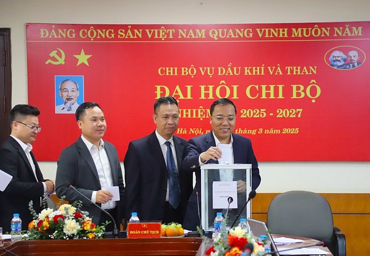 Vụ Dầu khí và Than tổ chức Đại hội Chi bộ nhiệm kỳ 2025-2027 Vụ Dầu khí và Than tổ chức Đại hội Chi bộ nhiệm kỳ 2025-2027