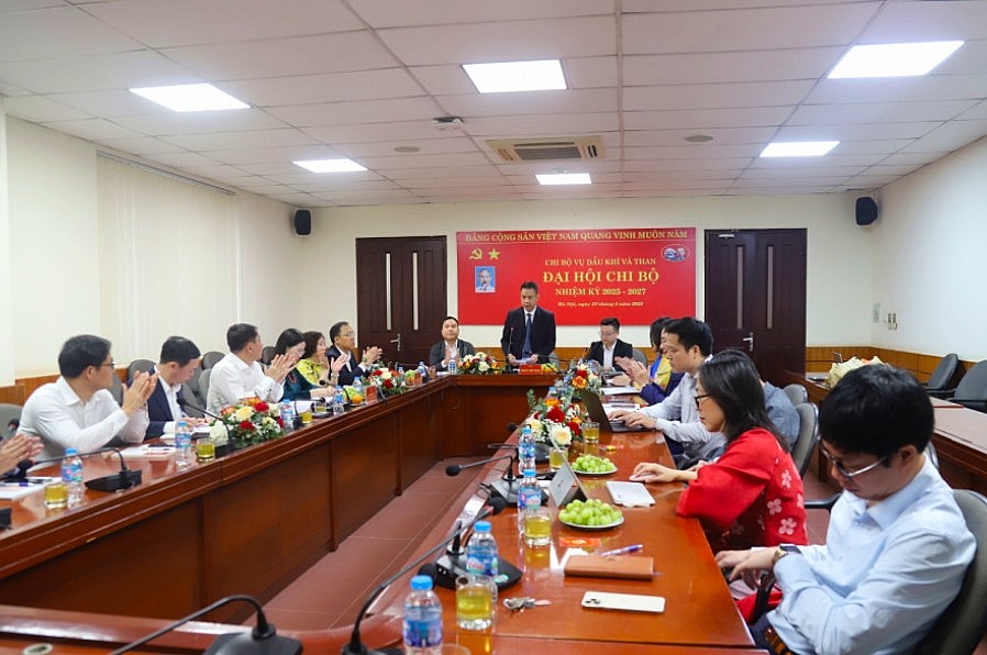 Vụ Dầu khí và Than tổ chức Đại hội Chi bộ nhiệm kỳ 2025-2027 Vụ Dầu khí và Than tổ chức Đại hội Chi bộ nhiệm kỳ 2025-2027