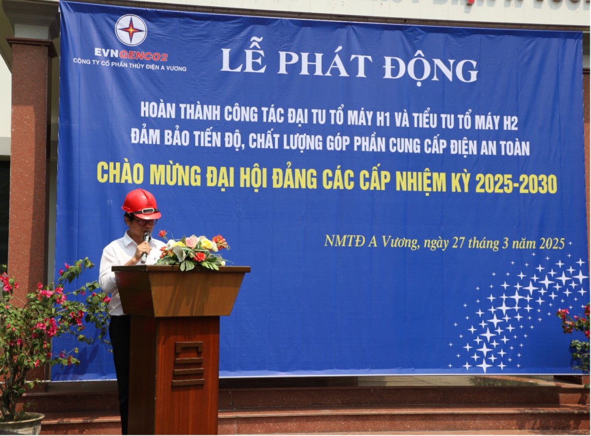 Ông Đoàn Ngọc Nam - Chủ tịch Công đoàn AVC phát biểu phát động thi đua hoàn thành đại tu Tổ máy H1, tiểu tu Tổ máy H2 tại buổi Lễ Ông Đoàn Ngọc Nam - Chủ tịch Công đoàn AVC phát biểu phát động thi đua hoàn thành đại tu Tổ máy H1, tiểu tu Tổ máy H2 tại buổi Lễ
