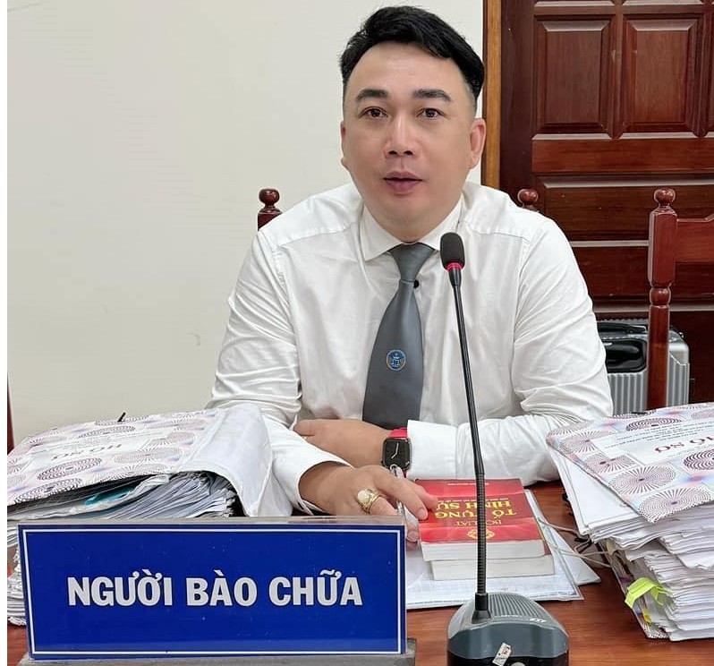 Dùng xe cấp cứu đi ra mắt phim: Có thể xử lý Dùng xe cấp cứu đi ra mắt phim: Có thể xử lý