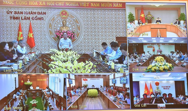 Phó Thủ tướng đề nghị các địa phương phải có quyết tâm cao, huy động sự vào cuộc của cả hệ thống chính trị-xã hội để thực hiện quyết liệt, hiệu quả các nghị quyết của Chính phủ, văn bản của Thủ tướng Chính phủ. Phấn đấu hoàn thành các công trình của quốc gia, của tỉnh để phục vụ nhân dân... - Ảnh: VGP/Giang Thanh