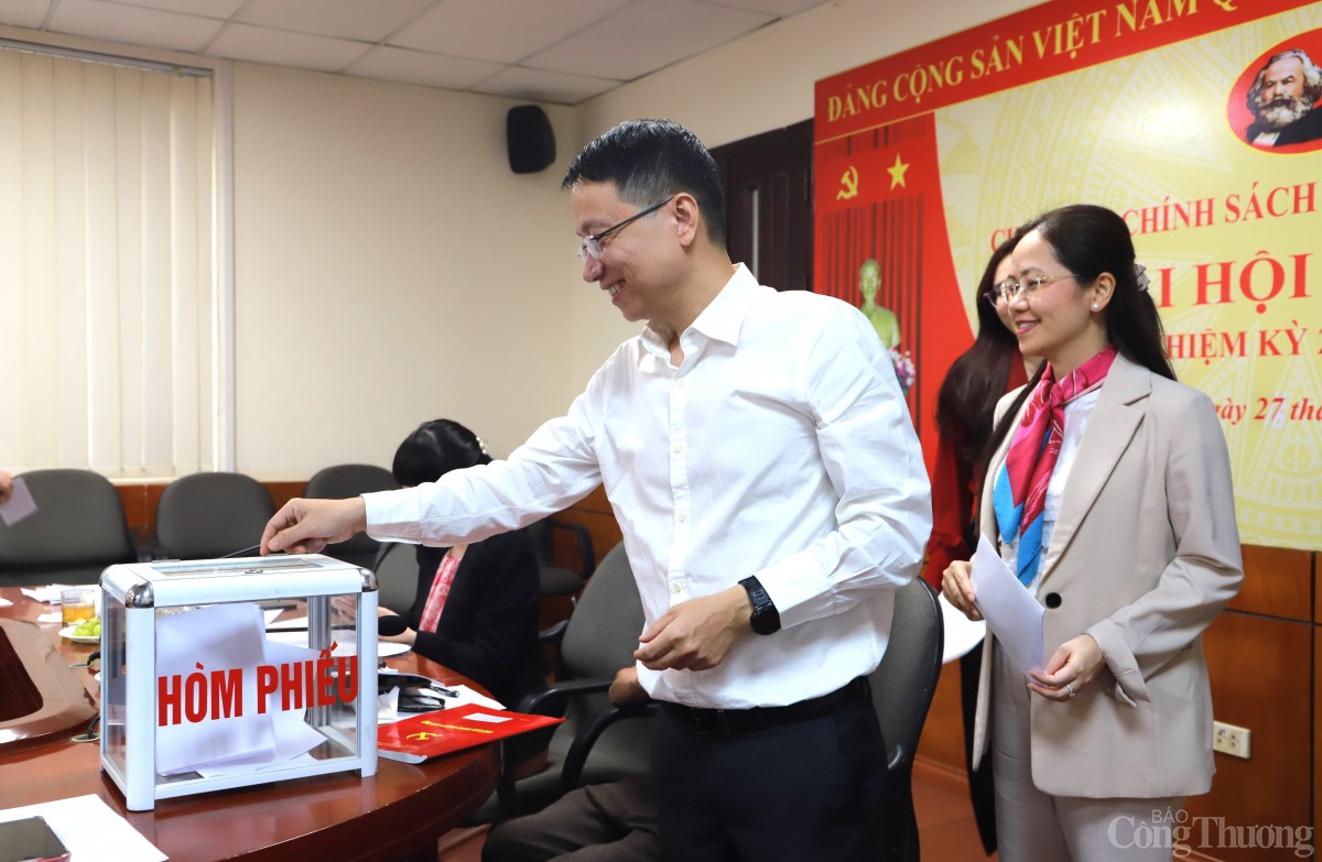 Chi bộ Vụ Chính sách thương mại đa biên