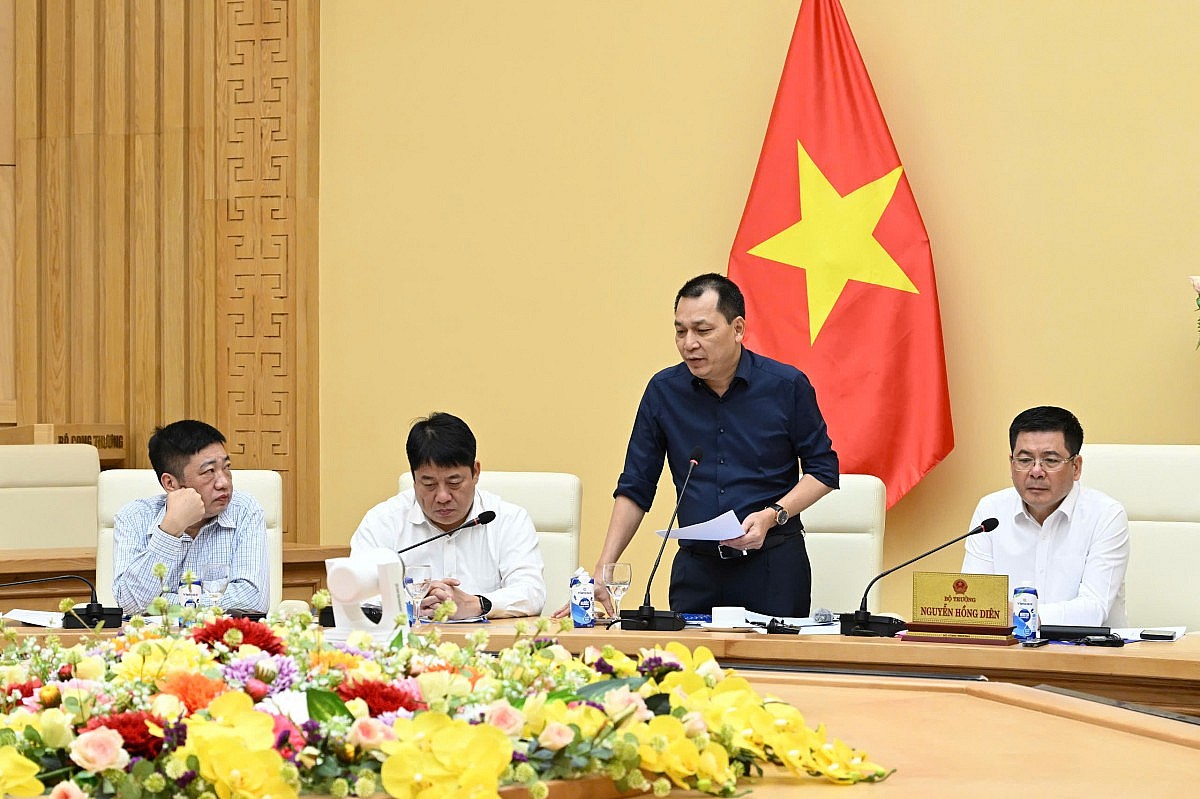 Ảnh: Bộ trưởng Bộ Công Thương chủ trì họp giao ban đường dây 500kV Lào Cai - Vĩnh Yên