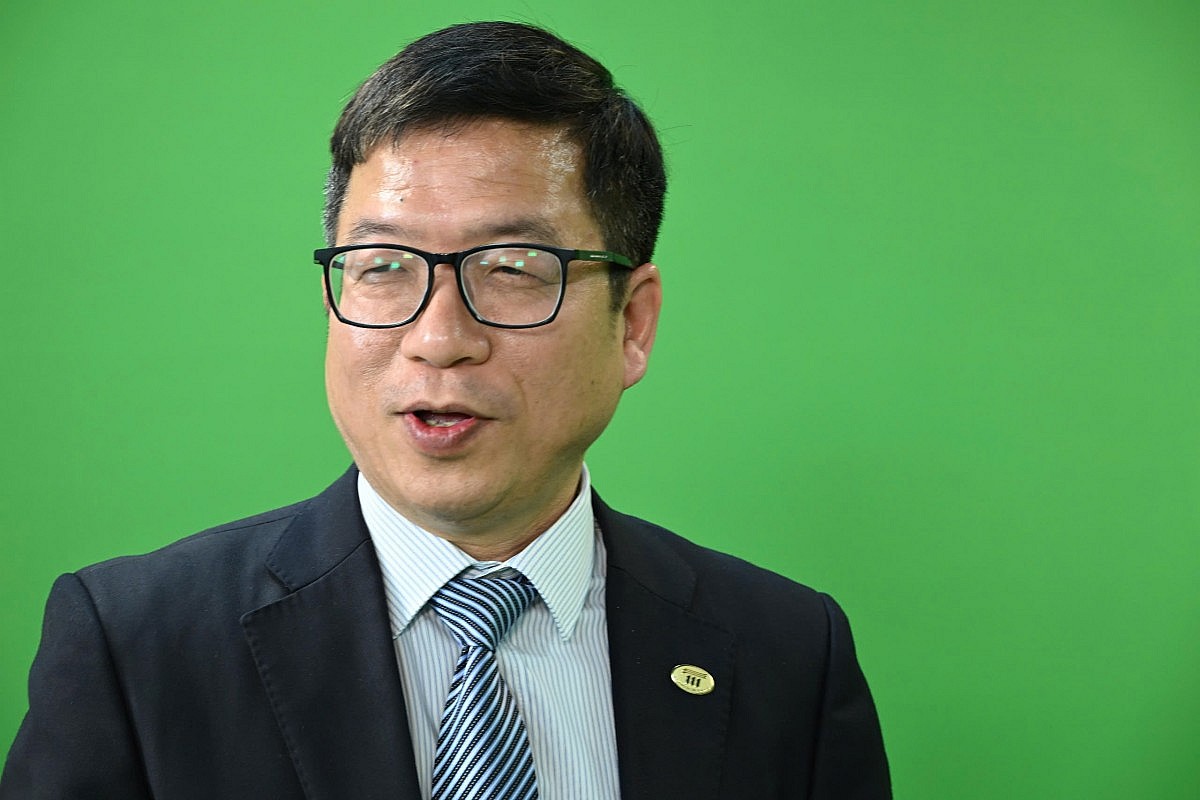 TS. Hoàng Xuân Hiệp - Hiệu trưởng Trường Đại học Công nghiệp Dệt May Hà Nội TS. Hoàng Xuân Hiệp - Hiệu trưởng Trường Đại học Công nghiệp Dệt May Hà Nội