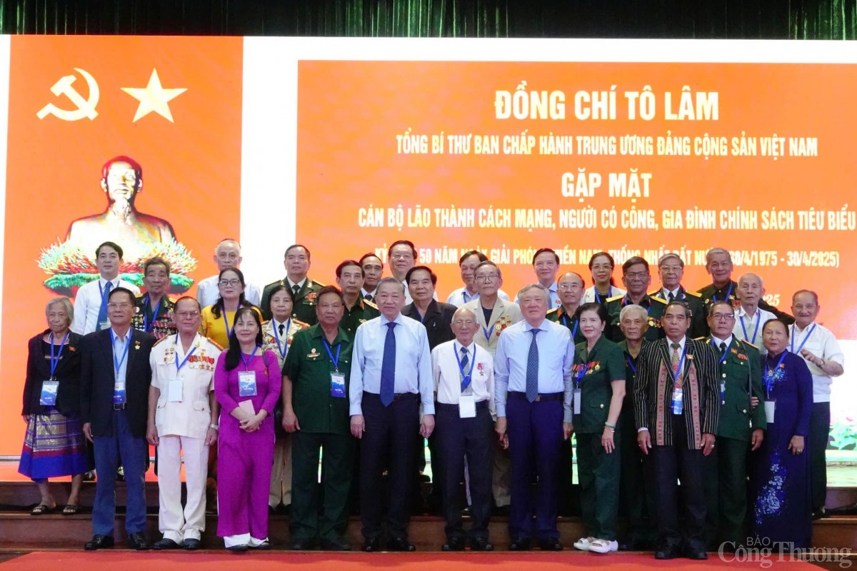 Tổng Bí thư Tô Lâm gặp mặt cán bộ lão thành Tổng Bí thư Tô Lâm gặp mặt cán bộ lão thành