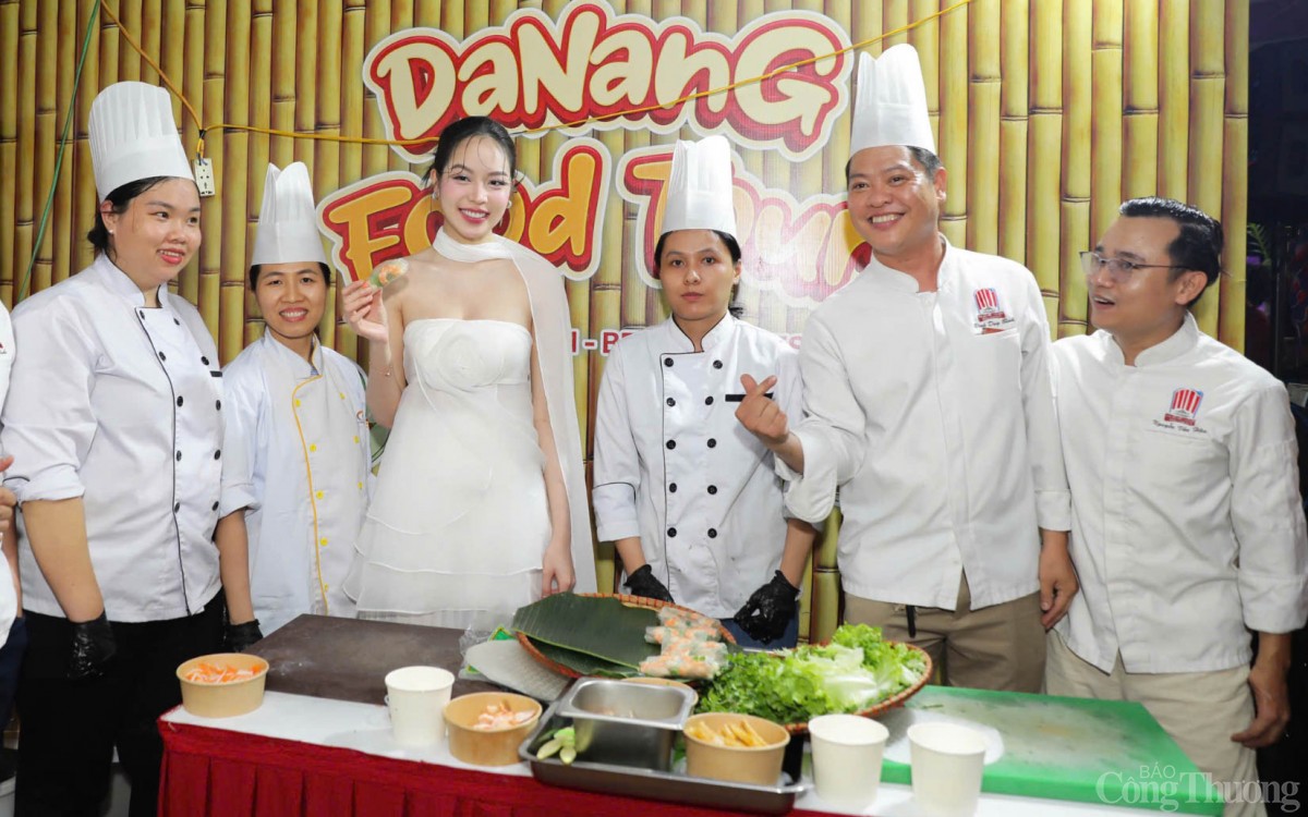 Hoa hậu Quốc tế năm 2024 Huỳnh Thị Thanh Thủy - Đại sứ Du lịch Đà Nẵng tại Lễ hội