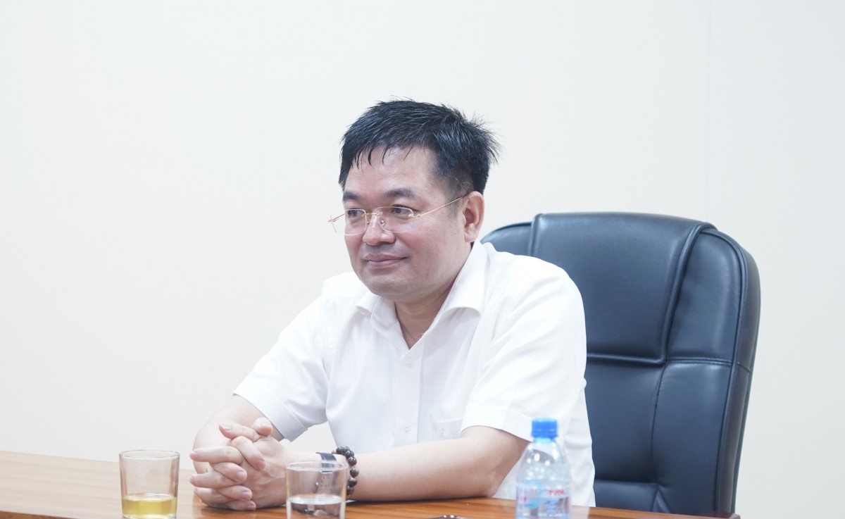 Tổng Biên tập Báo Công Thương gặp mặt và đối thoại với sinh viên thực tập Tổng Biên tập Báo Công Thương gặp mặt và đối thoại với sinh viên thực tập
