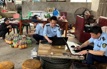 Lạng Sơn: Xử lý hộ kinh doanh bán bia, nước ngọt... quá hạn sử dụng