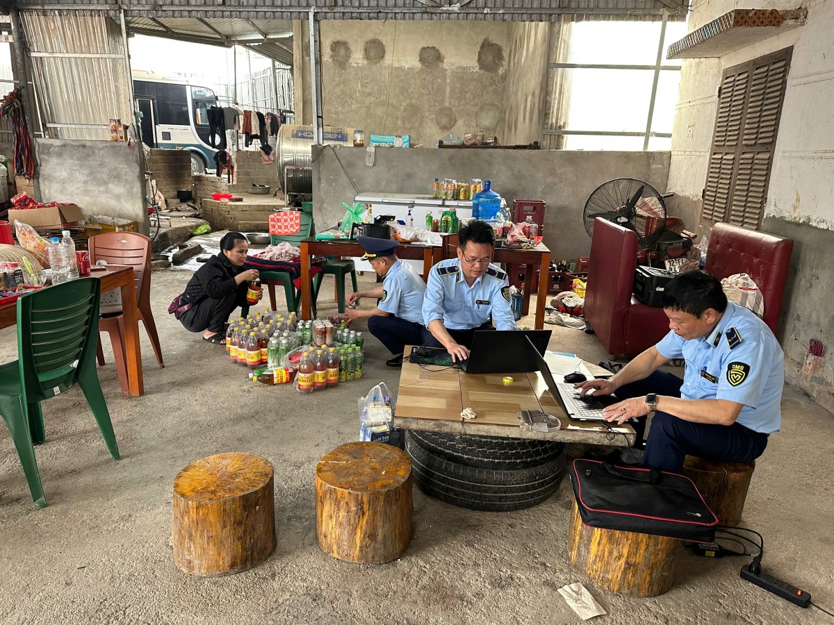 Lạng Sơn: Xử lý đối tượng kinh doanh hàng quá hạn Lạng Sơn: Xử lý đối tượng kinh doanh hàng quá hạn