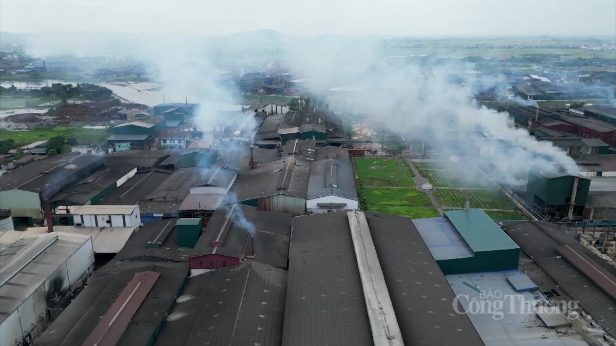 Làng đúc đồng Đại Bái: Khói độc, xỉ đồng ‘vây’ người dân