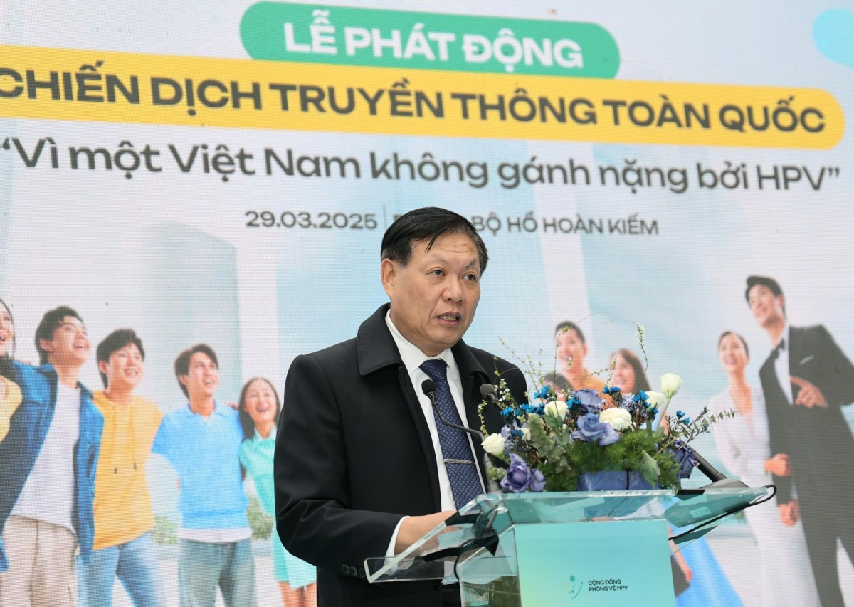 Thứ trưởng Thường trực Bộ Y tế Đỗ Xuân Tuyên kêu gọi các bậc phụ huynh có con em trong độ tuổi vị thành niên hãy nhận thức rõ nguy cơ ung thư cổ tử cung và các bệnh do HPV đối với con em của mình và thực hiện ngay các biện pháp phòng ngừa phù hợp. Thứ trưởng Thường trực Bộ Y tế Đỗ Xuân Tuyên kêu gọi các bậc phụ huynh có con em trong độ tuổi vị thành niên hãy nhận thức rõ nguy cơ ung thư cổ tử cung và các bệnh do HPV đối với con em của mình và thực hiện ngay các biện pháp phòng ngừa phù hợp.