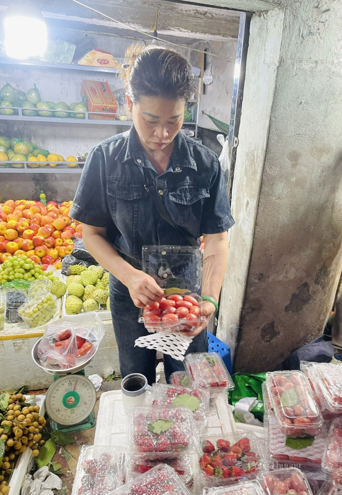 Nhót đầu vụ được bán nhiều tại các chợ truyền thống. Ảnh: Nguyễn Thanh Nhót đầu vụ được bán nhiều tại các chợ truyền thống. Ảnh: Nguyễn Thanh