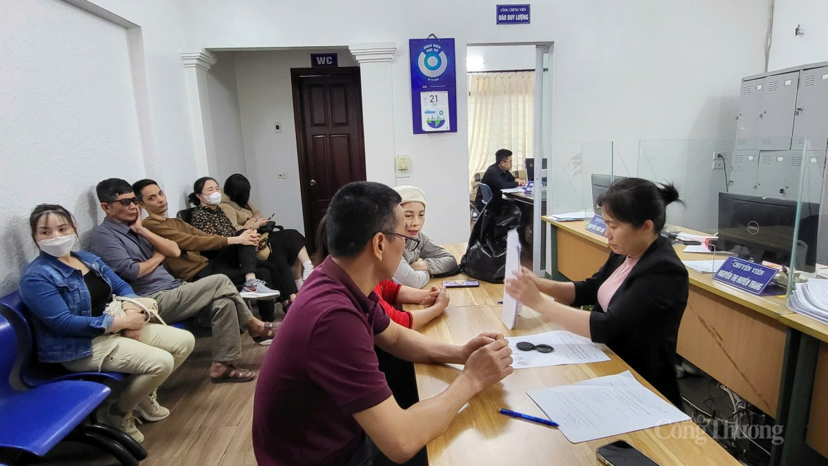 Giá đất Đông Anh tăng ‘phi mã’, dân chen chân chuyển nhượng nhà đất Giá đất Đông Anh tăng ‘phi mã’, dân chen chân chuyển nhượng nhà đất