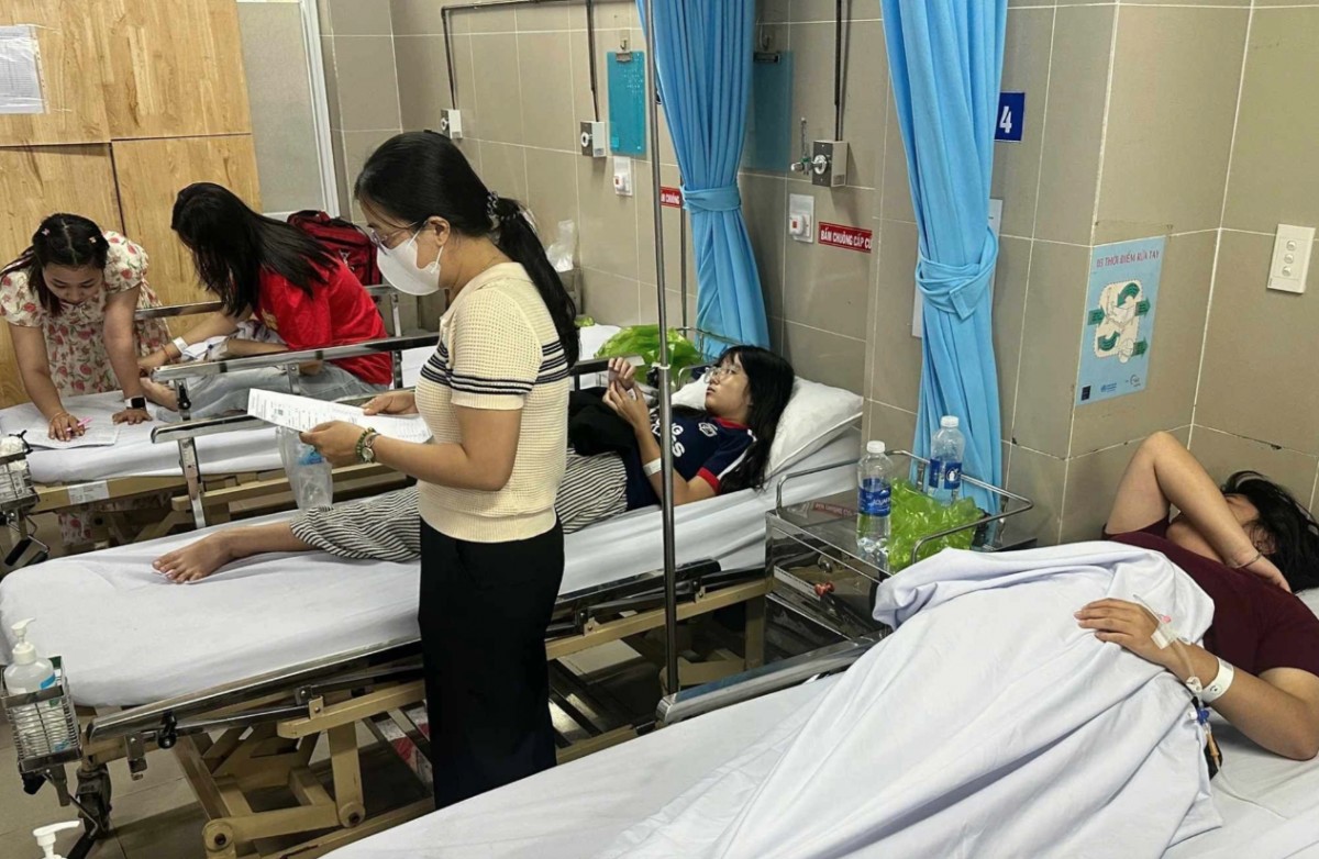 Các bệnh nhân cấp cứu tại Bệnh viện Quận 11. Ảnh: Phương Lê Các bệnh nhân cấp cứu tại Bệnh viện Quận 11. Ảnh: Phương Lê