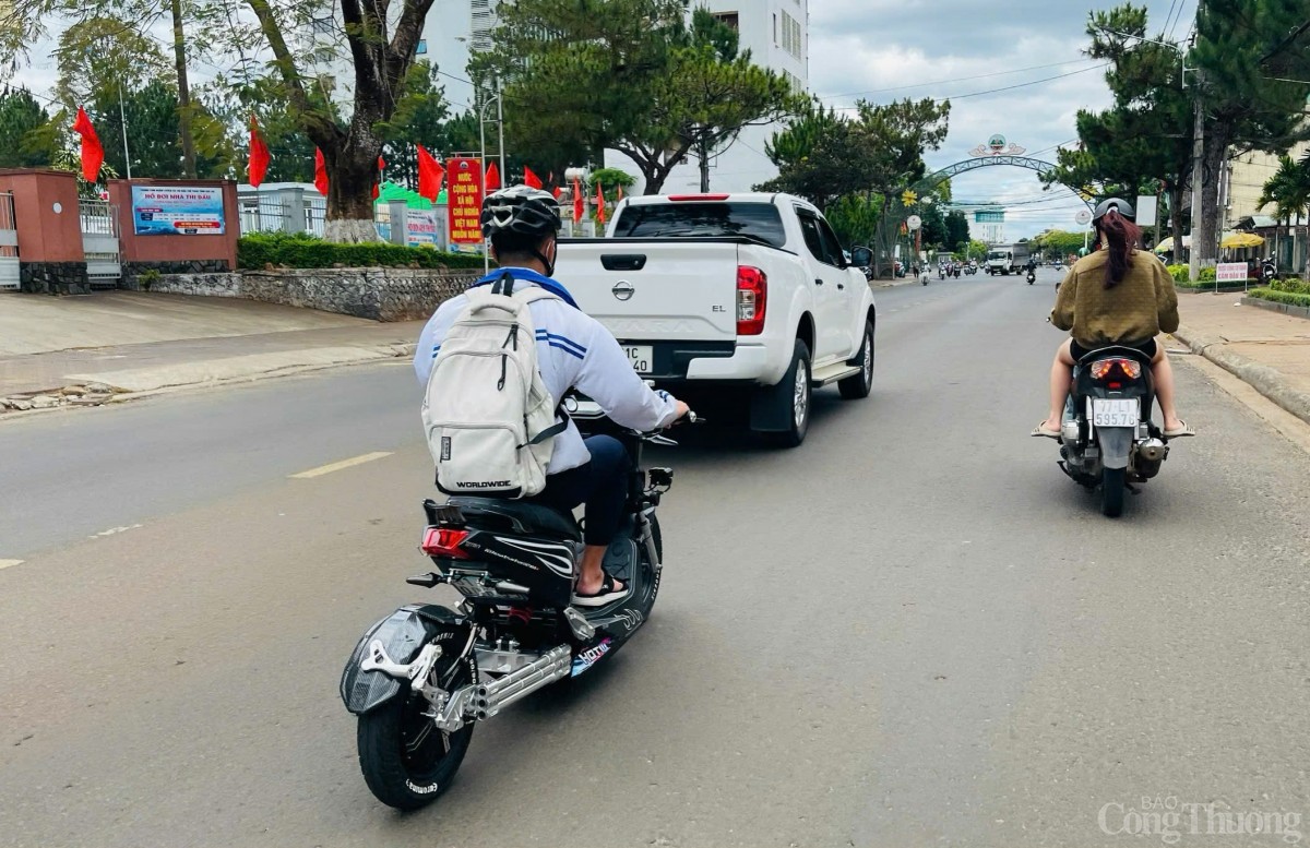Giao xe cho con khi chưa đủ tuổi: Thương sai, hại lớn