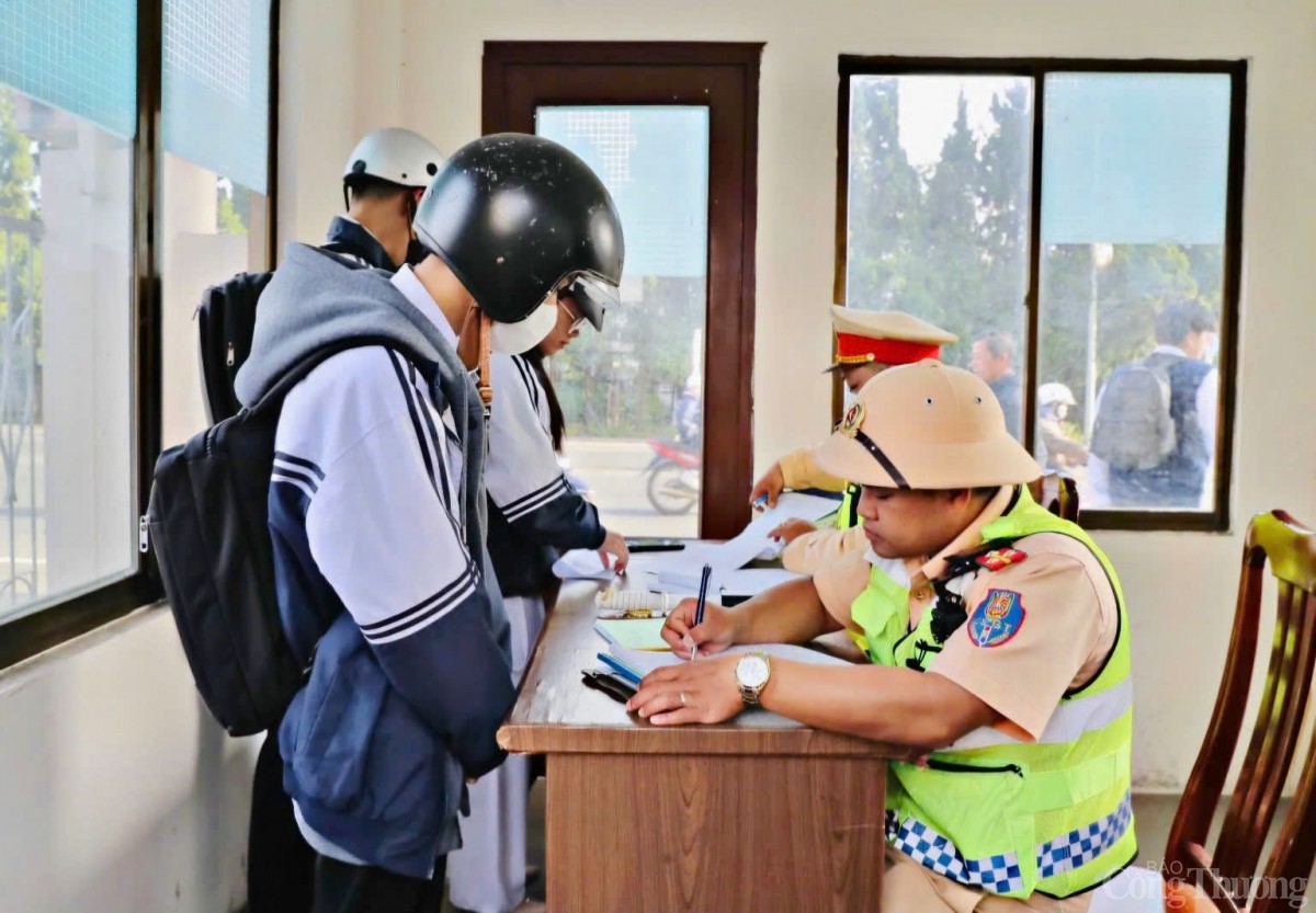 Giao xe cho con khi chưa đủ tuổi: Thương sai, hại lớn