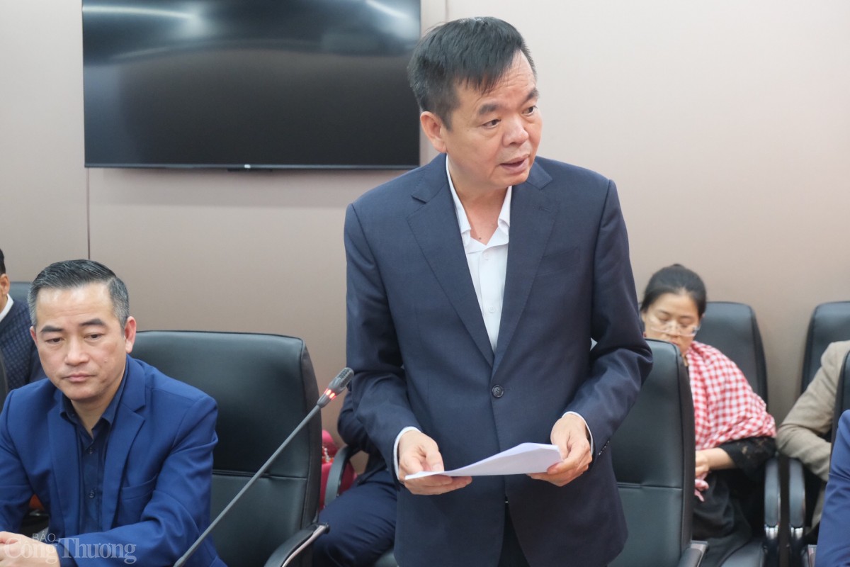 đồng chí Cao Văn Sơn, Bí thư Đảng ủy, Chủ tịch Hội đồng thành viên Tổng Công ty Giấy Việt Nam phát biểu tại buổi lễ.  đồng chí Cao Văn Sơn, Bí thư Đảng ủy, Chủ tịch Hội đồng thành viên Tổng Công ty Giấy Việt Nam phát biểu tại buổi lễ.