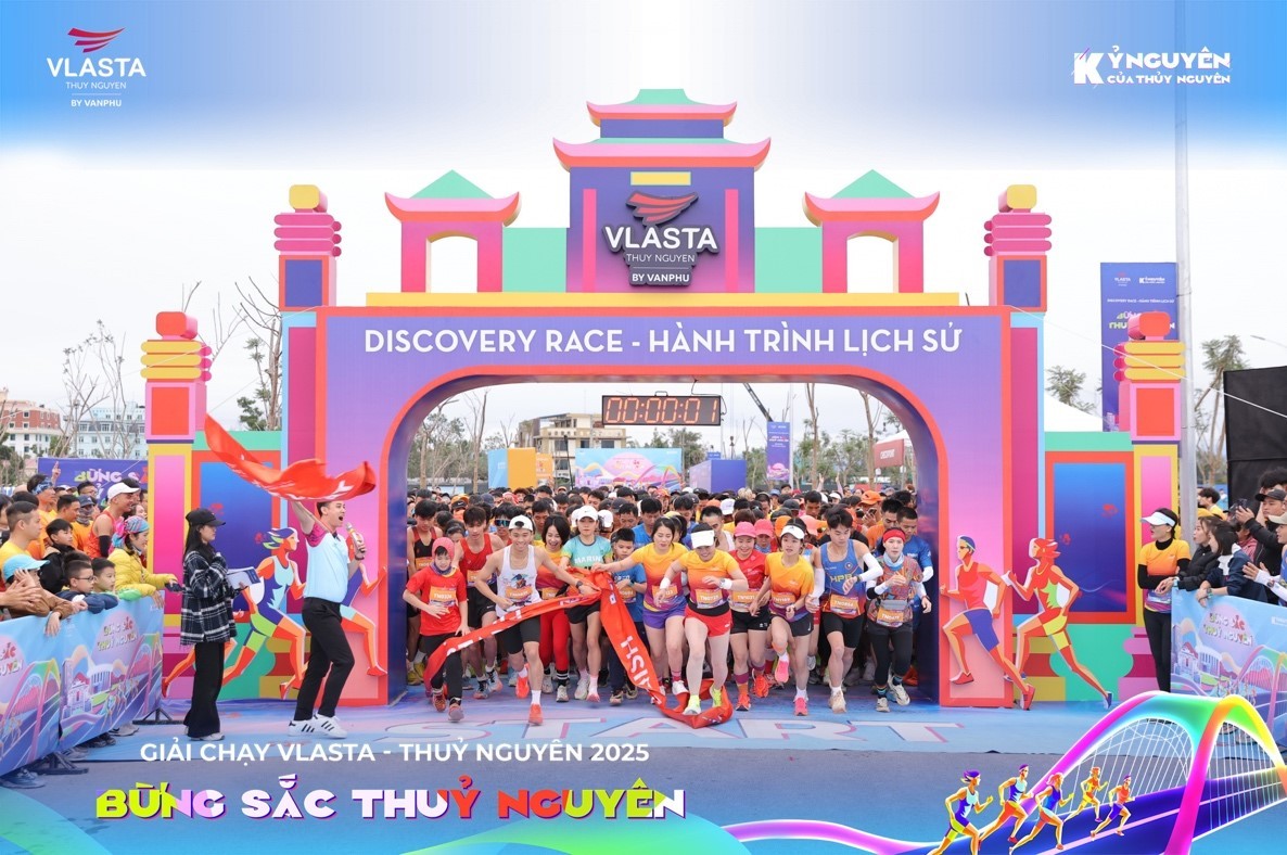 Gần 2.000 người tham gia khám phá cung đường chạy độc đáo kết nối lịch sử Gần 2.000 người tham gia khám phá cung đường chạy độc đáo kết nối lịch sử