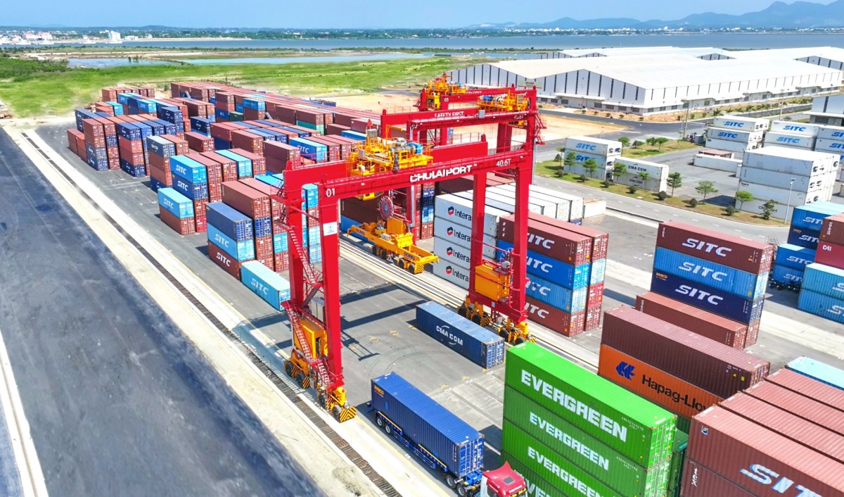 5. Sản phẩm cẩu eRTG do THACO INDUSTRIES nghiên cứu, sản xuất được lắp đặt tại cảng Chu Lai