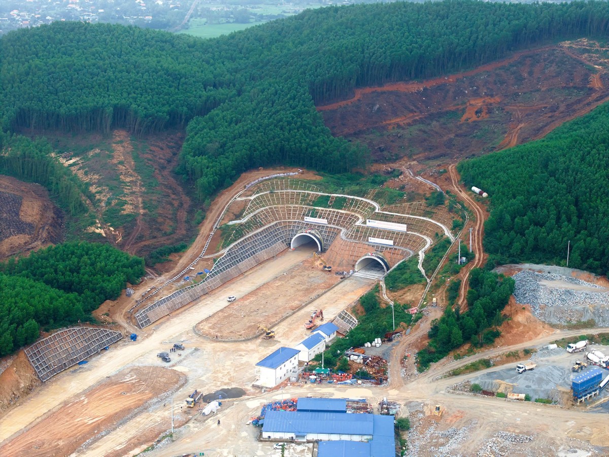 Công trường thi công dự án Quảng Ninh - Hà Nội