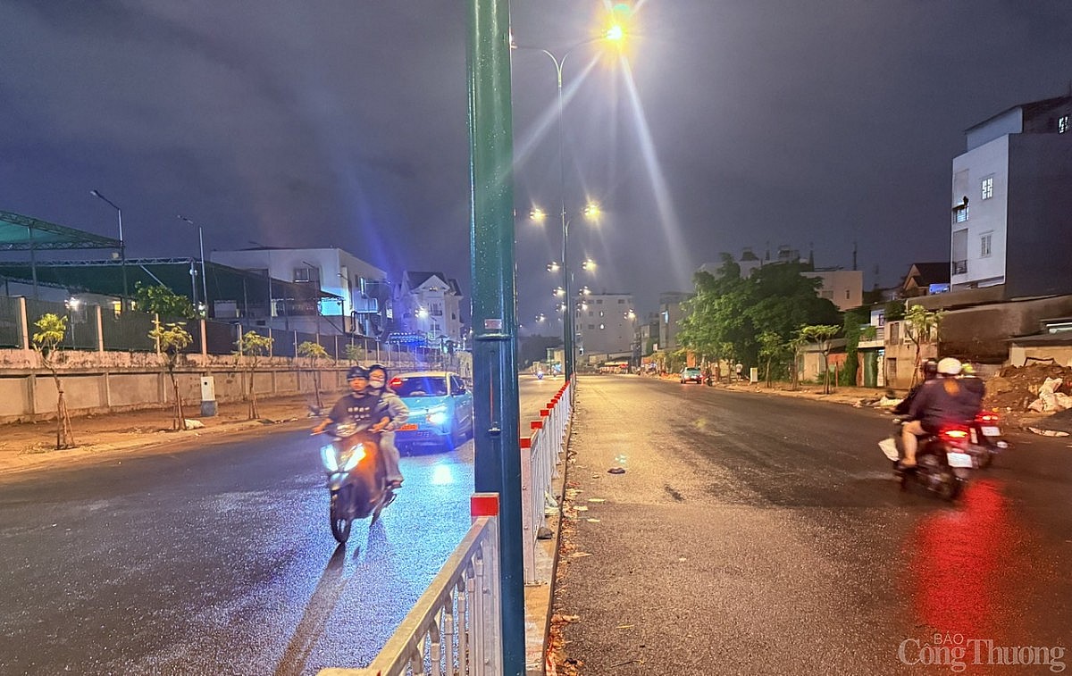 Xuyên đêm thu hồi trụ điện dự án đường Dương Quảng Hàm