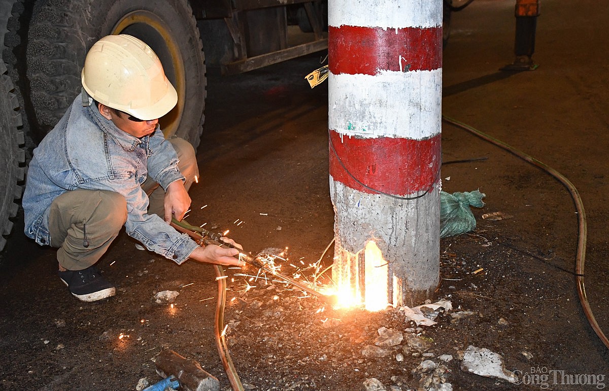 Xuyên đêm thu hồi trụ điện dự án đường Dương Quảng Hàm