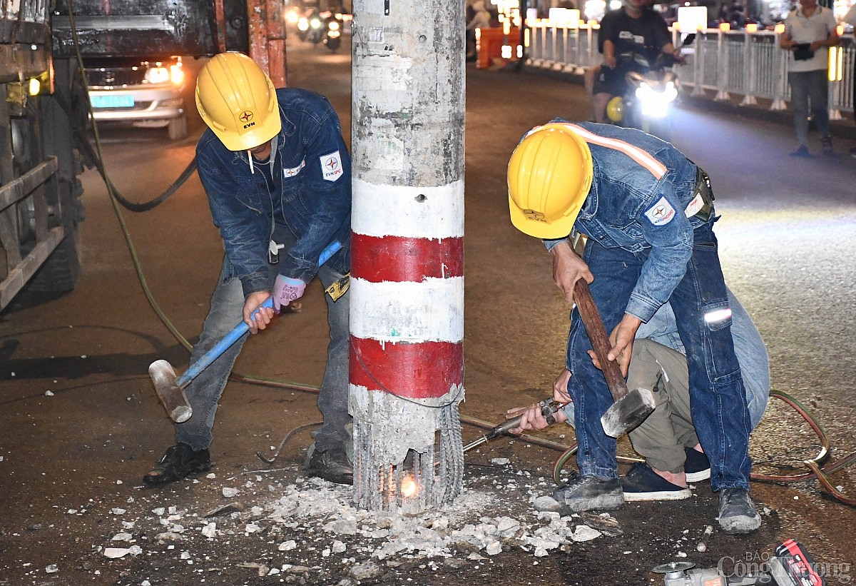 Xuyên đêm thu hồi trụ điện dự án đường Dương Quảng Hàm