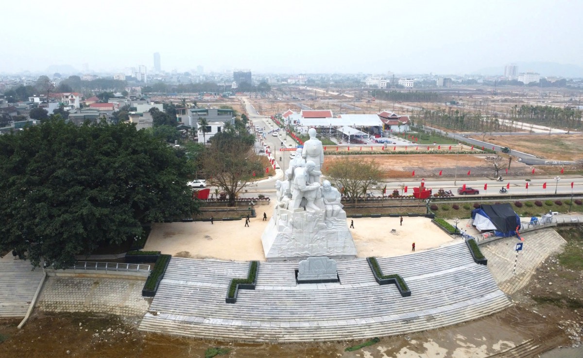 khu tưởng niệm công trường đê sông mã hàm rồng thanh hóa