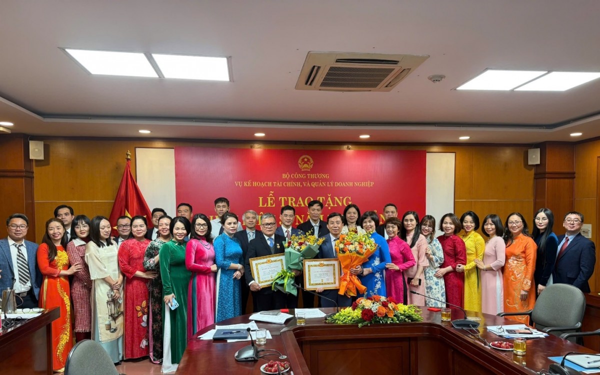 Tập thể Chi bộ Vụ Kế hoạch, Tài chính và Quản lý doanh nghiệp Tập thể Chi bộ Vụ Kế hoạch, Tài chính và Quản lý doanh nghiệp