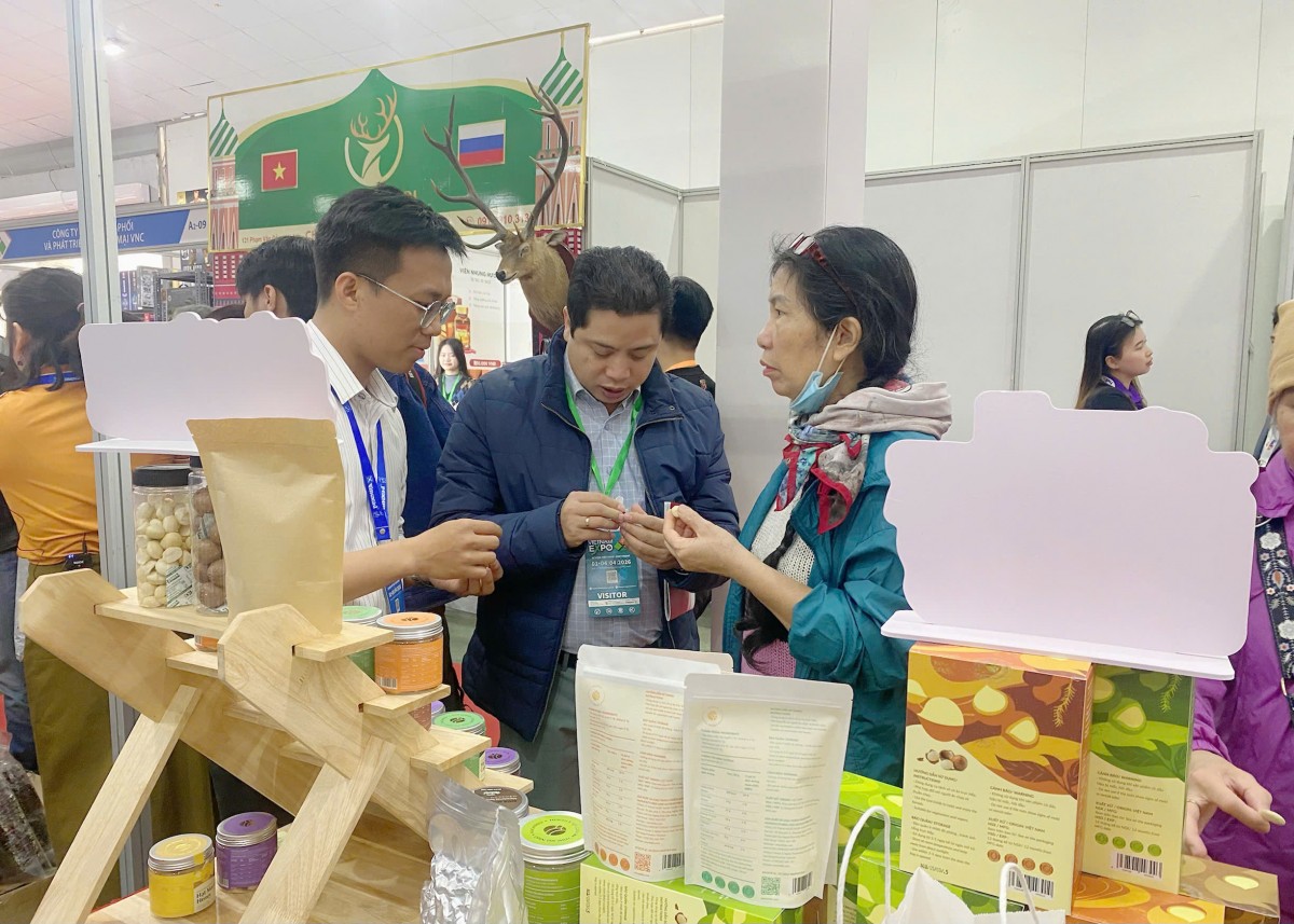 Hàng Việt từ vùng xa được ‘săn đón’ tại Vietnam Expo 2025 Hàng Việt từ vùng xa được ‘săn đón’ tại Vietnam Expo 2025