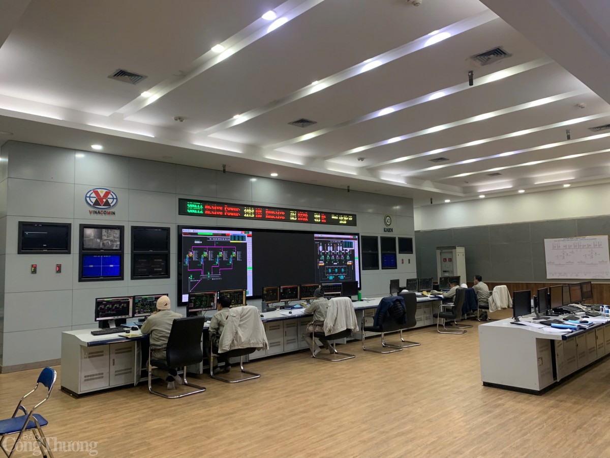 Phòng điều khiển trung tâm Nhà máy Nhiện điện Đôngn Triều