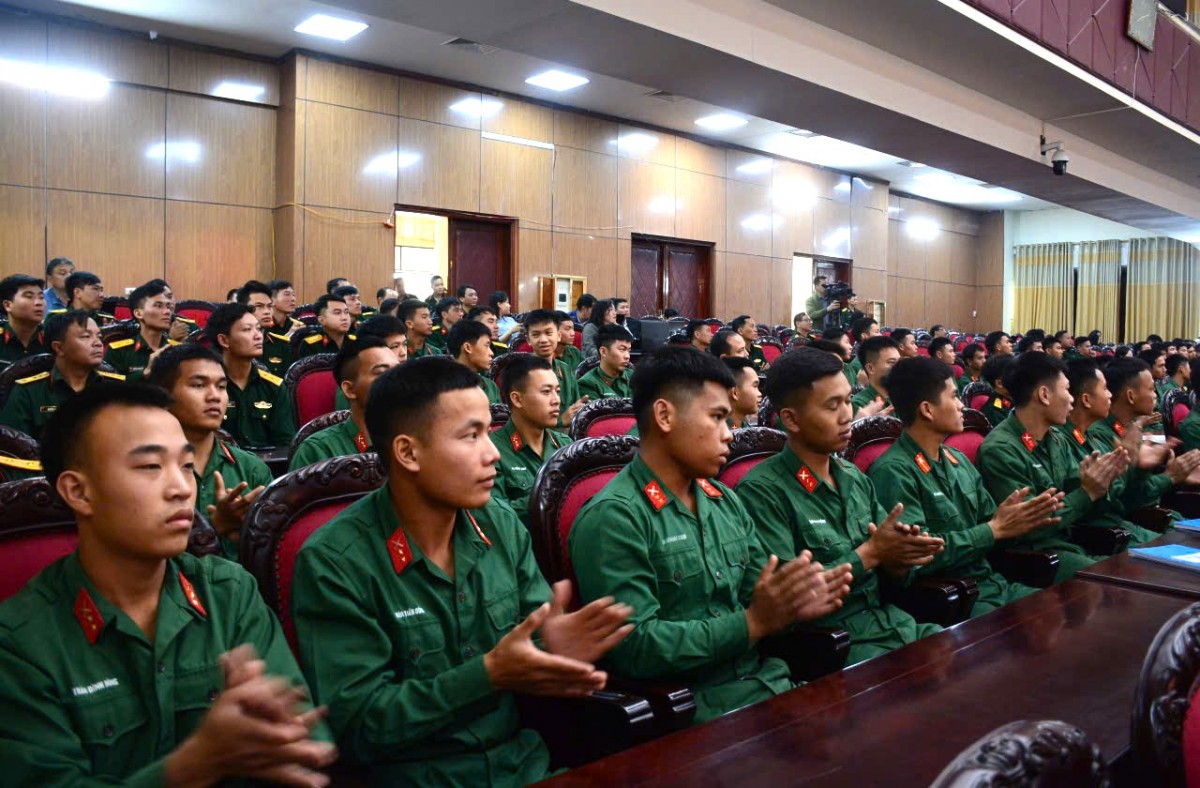 quân và dân quân khu 4 Tiền tuyến kiên cường hậu phương vững chắc quân và dân quân khu 4 Tiền tuyến kiên cường hậu phương vững chắc