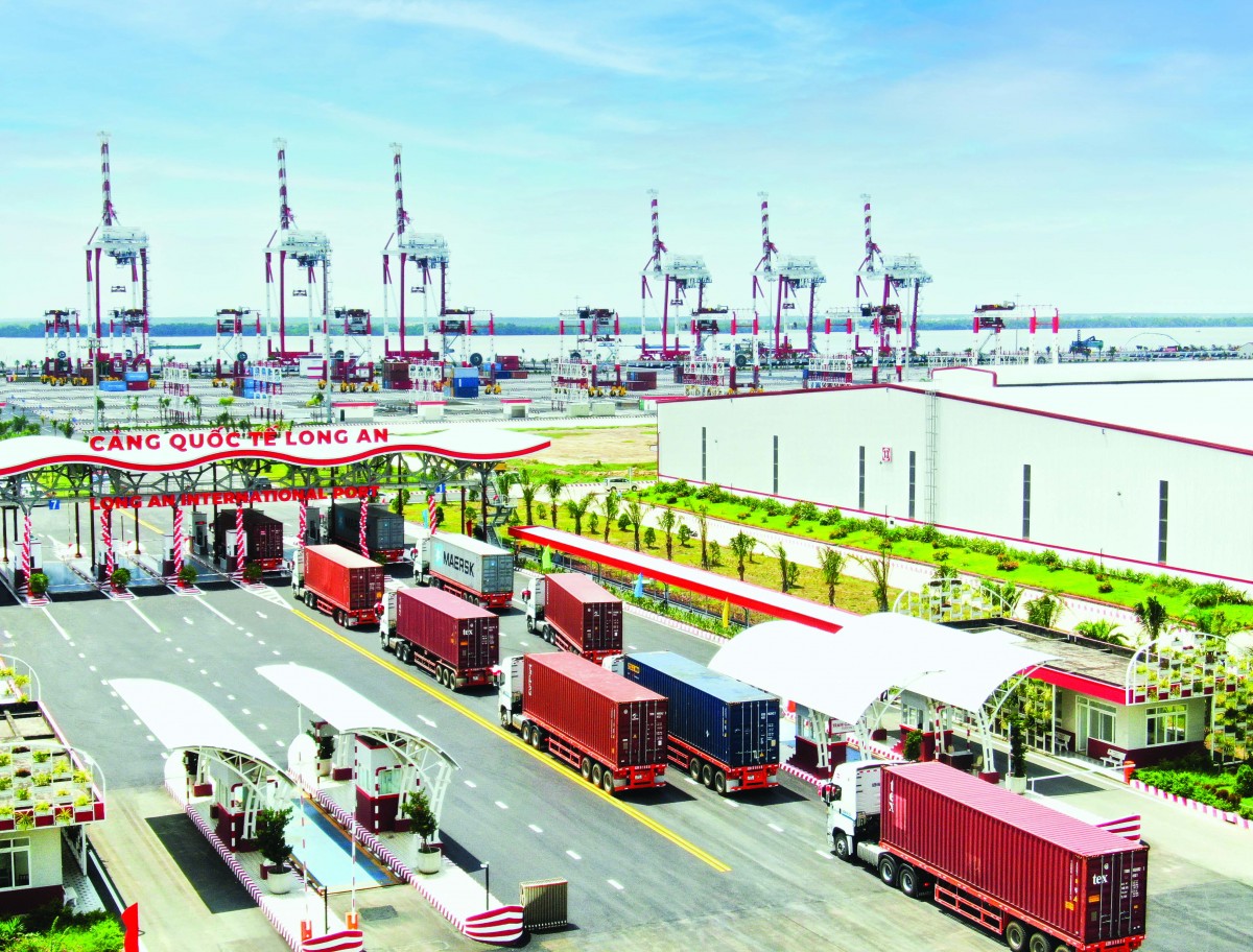 Cảng Quốc tế Long An khai trương Bãi Container tại Khu công nghiệp Thuận Đạo, huyện Bến Lức, tỉnh Long An mang lại cho khách hàng sự linh hoạt trong việc vận chuyển hàng hóa container để thu gom và lưu trữ container rỗng.