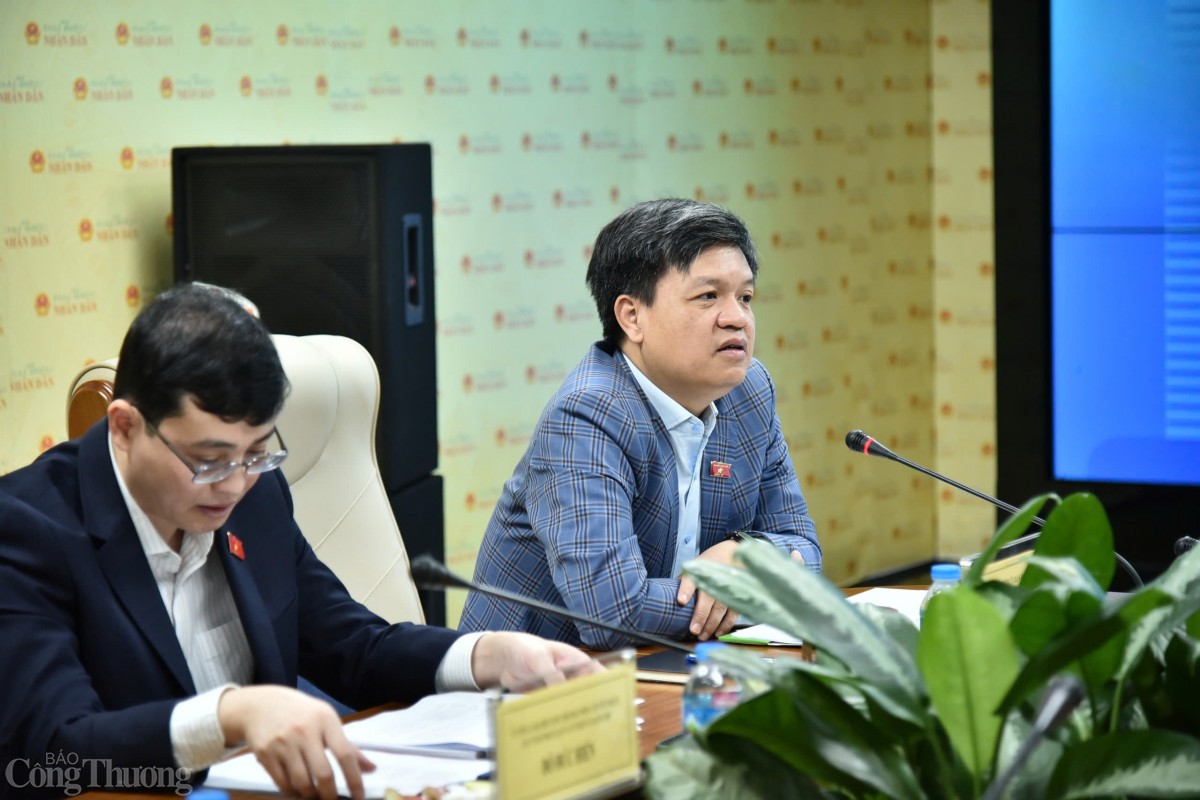 Thuế tiêu thụ đặc biệt xe hybrid: Nên giảm ra sao? Thuế tiêu thụ đặc biệt xe hybrid: Nên giảm ra sao?