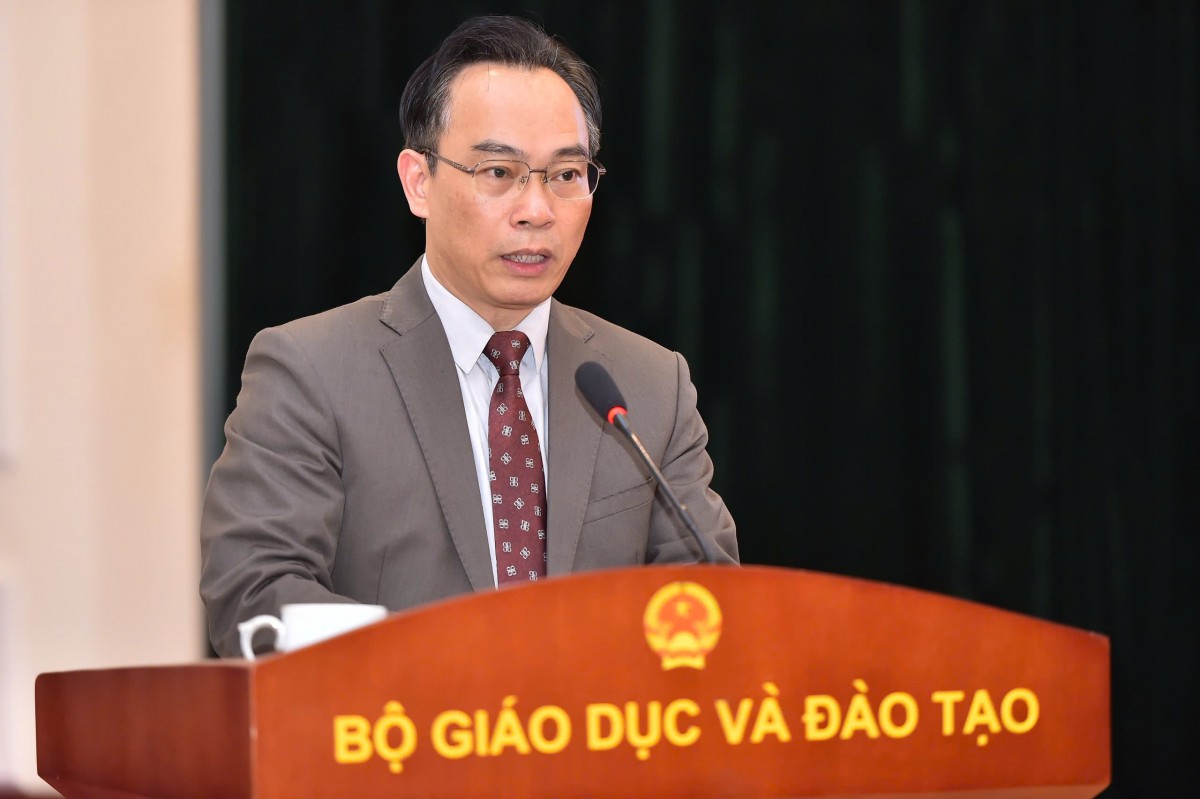 Phó Giáo sư, Tiến sĩ Hoàng Minh Sơn - Thứ trưởng Bộ Giáo dục và Đào tạo Phó Giáo sư, Tiến sĩ Hoàng Minh Sơn - Thứ trưởng Bộ Giáo dục và Đào tạo