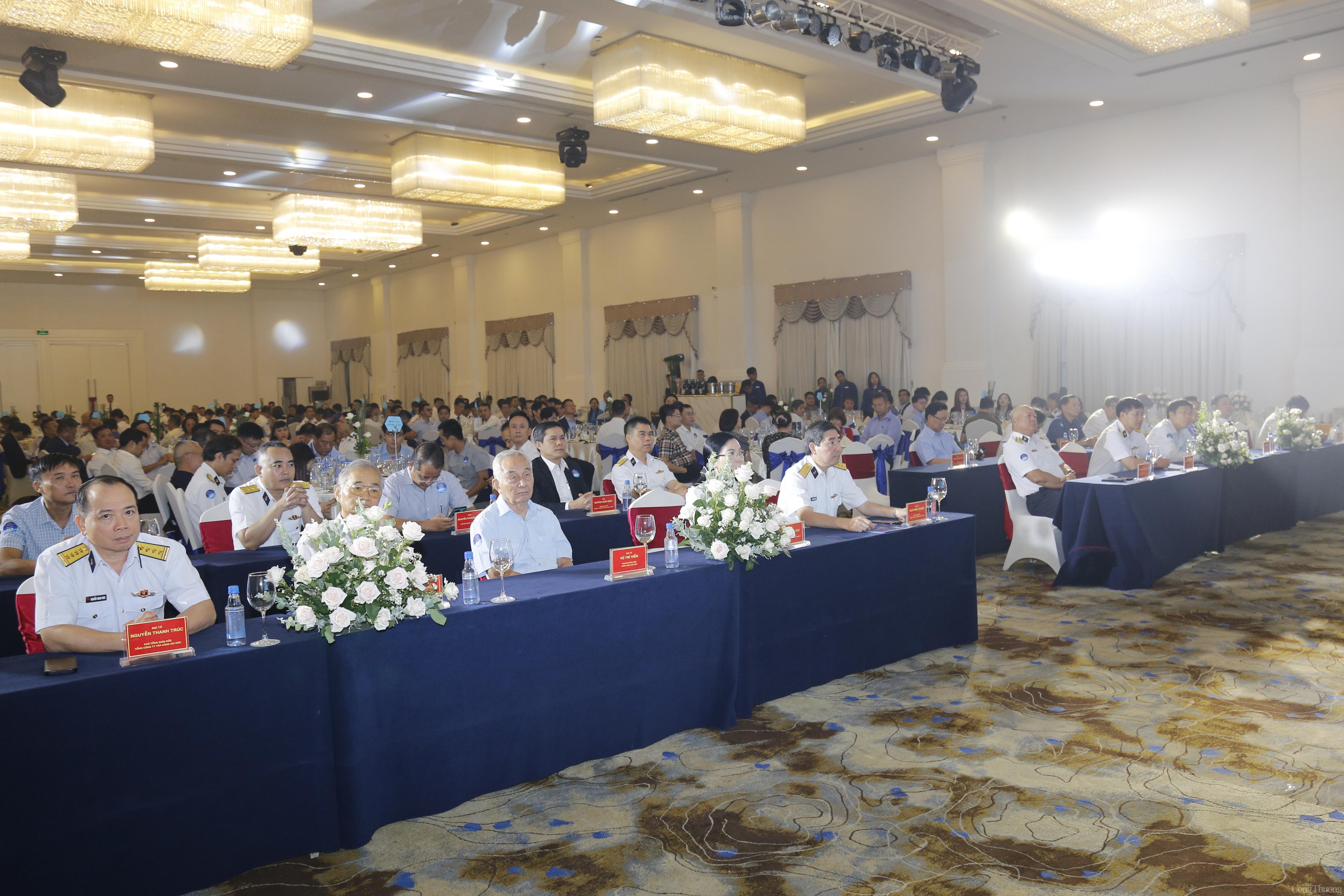 Tân cảng Hiệp Phước nỗ lực thành điểm sáng logistics phía Nam Tân cảng Hiệp Phước nỗ lực thành điểm sáng logistics phía Nam