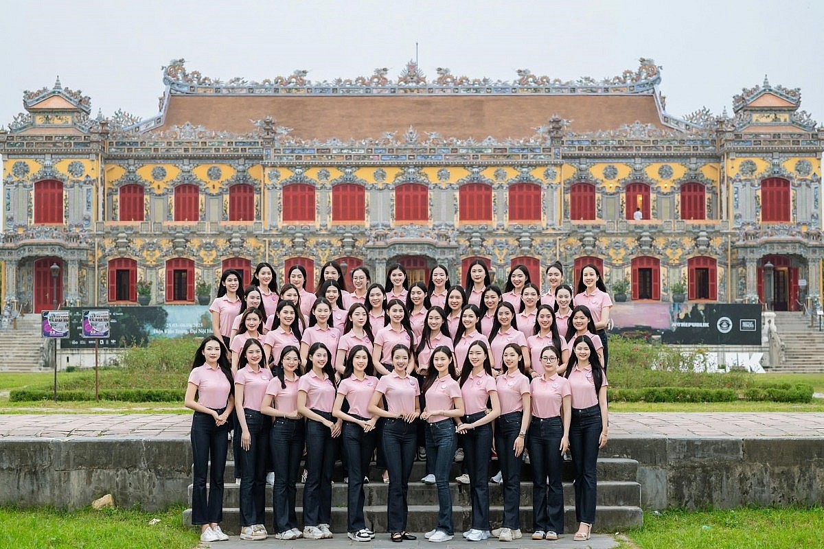 Hơn 100.000 phần quà Tết từ Thiều Hoa mang xuân đến phụ nữ Việt